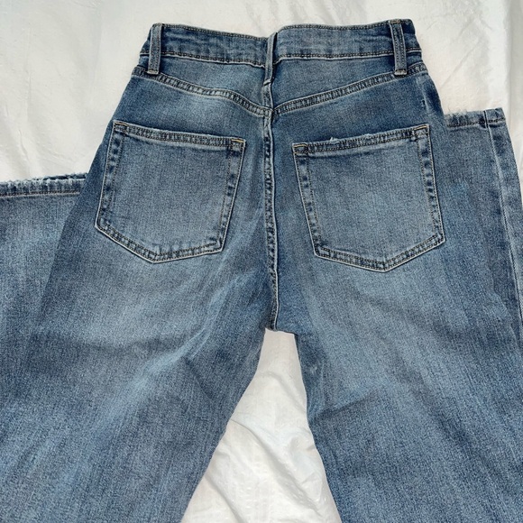 Mom Jeans - Picture 2 of 3